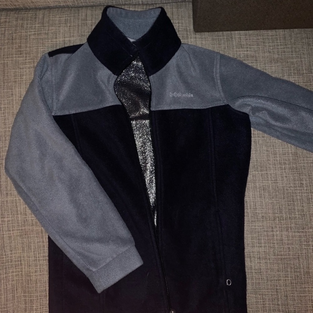 Woman’s small Columbia Zip Up Omni Jacket